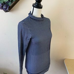 Athleta Top Sz M